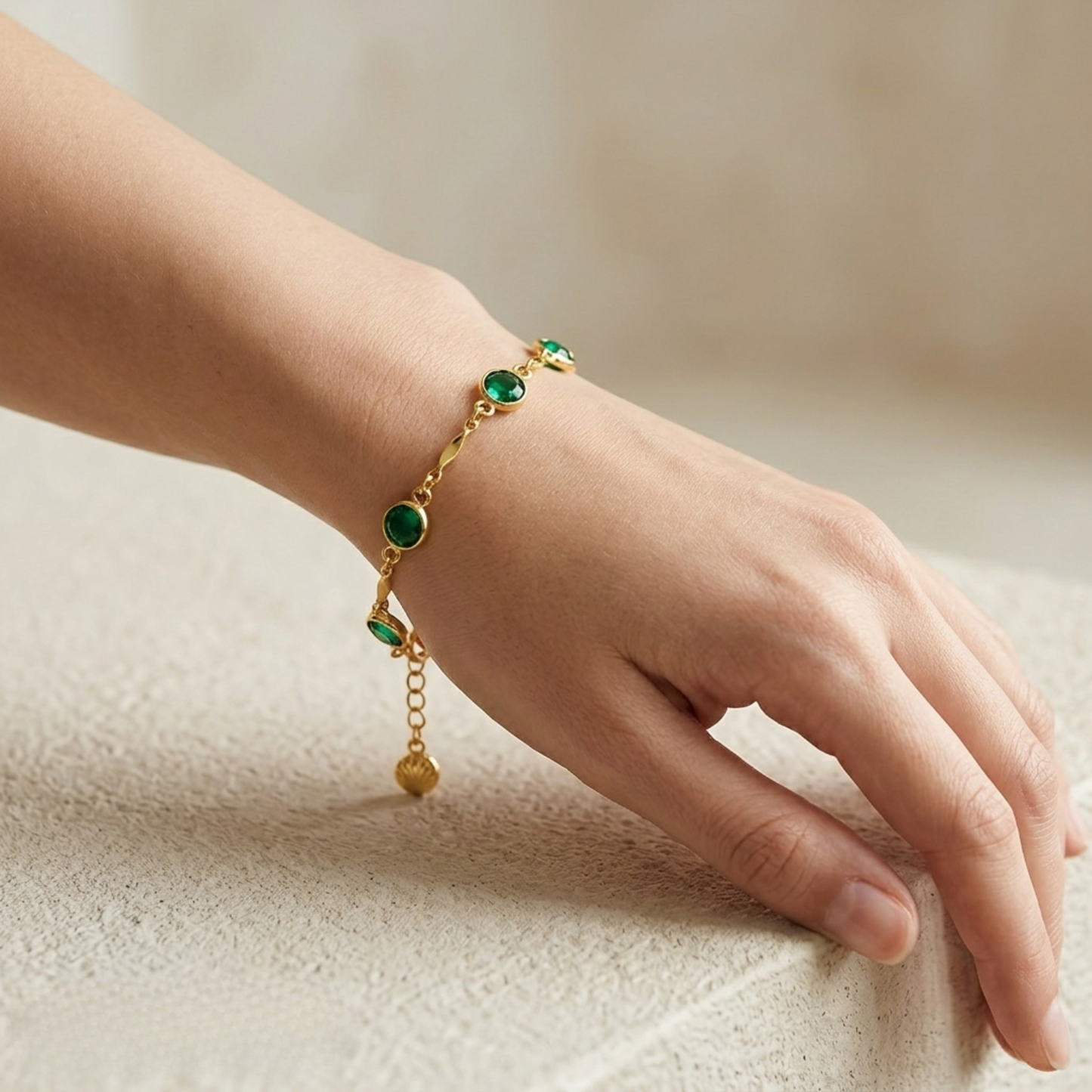 Monique | Emerald Gold Link Chain Bracelet