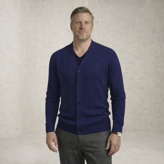 William | Fine Knit V-Neck Buttoned Sweater