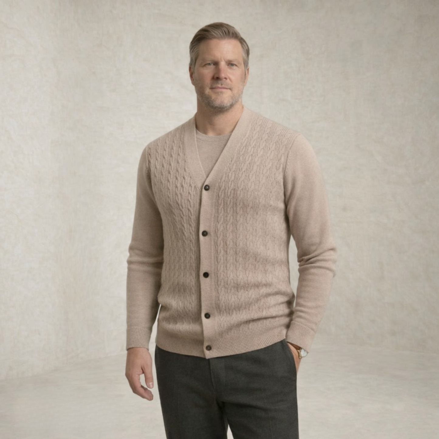 William | Fine Knit V-Neck Buttoned Sweater